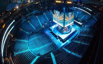 作为国内顶级游戏厂商，他们的MMO玩法丰富，是吸引玩家的最佳选择